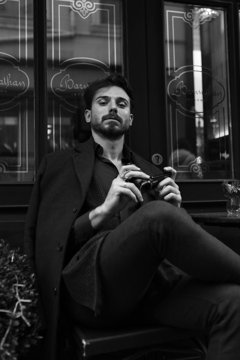 Eye Contact Without Overdoing It