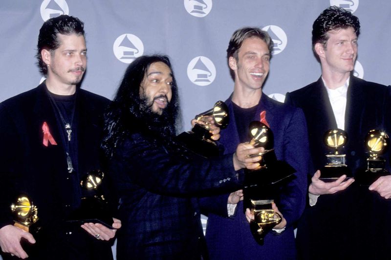 “My Wave” – Soundgarden (1994)