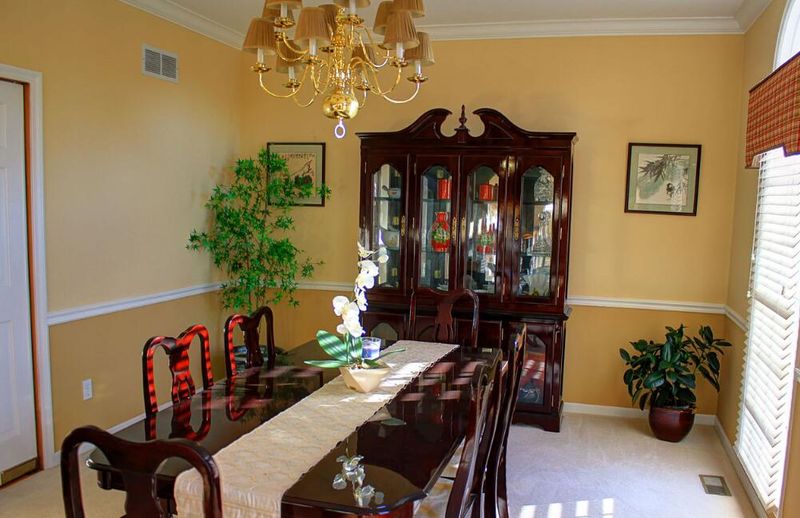 Oak Dining Sets with Matching Hutches