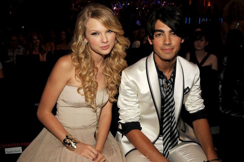 Taylor Swift, Joe Jonas & Camilla Belle