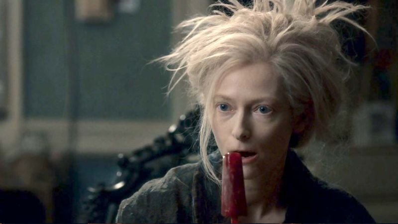 18 Stars Who Were “Too Weird” for Hollywood (Until They Weren’t)