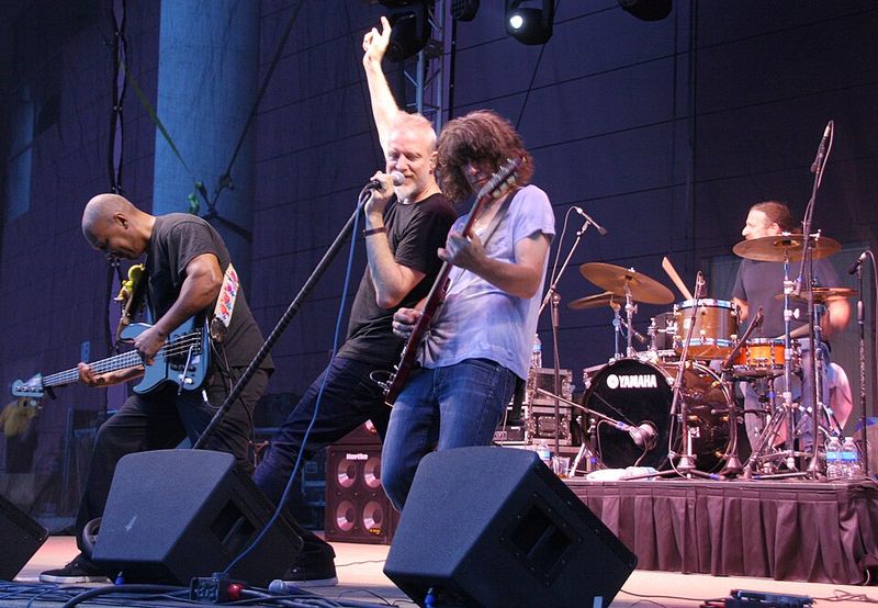 “You Let Your Heart Go Too Fast” – Spin Doctors (1994)