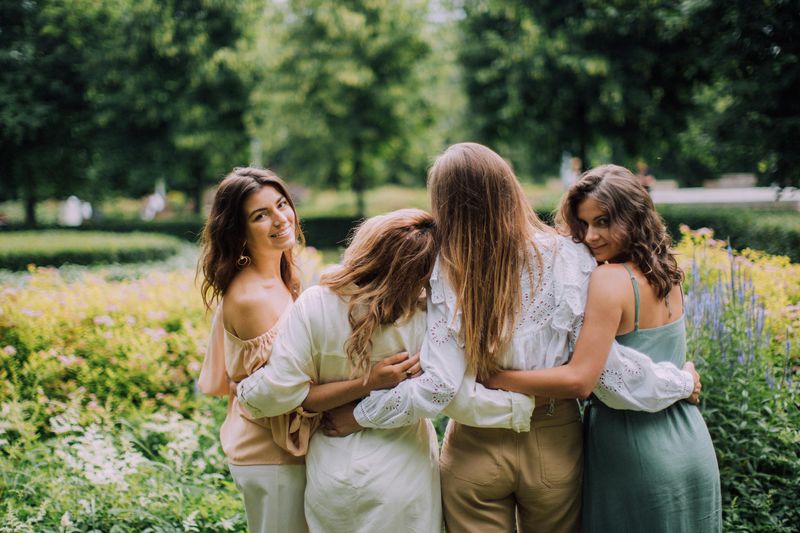 7 Ways to Support a Friend in a Toxic Relationship