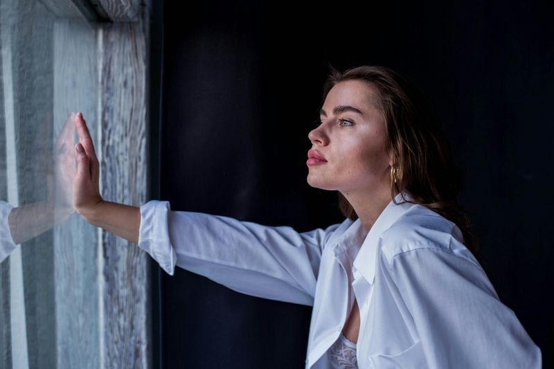 20 Phrases Women Say When They're Emotionally Checked Out