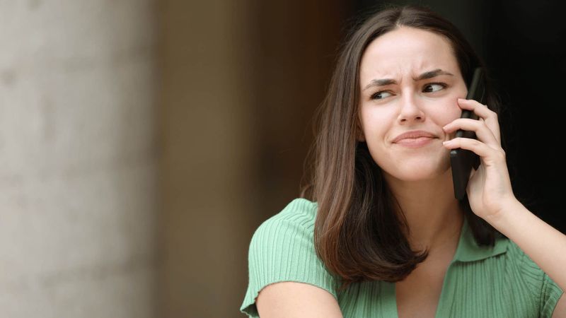 9 Everyday Habits That Reveal a Low IQ