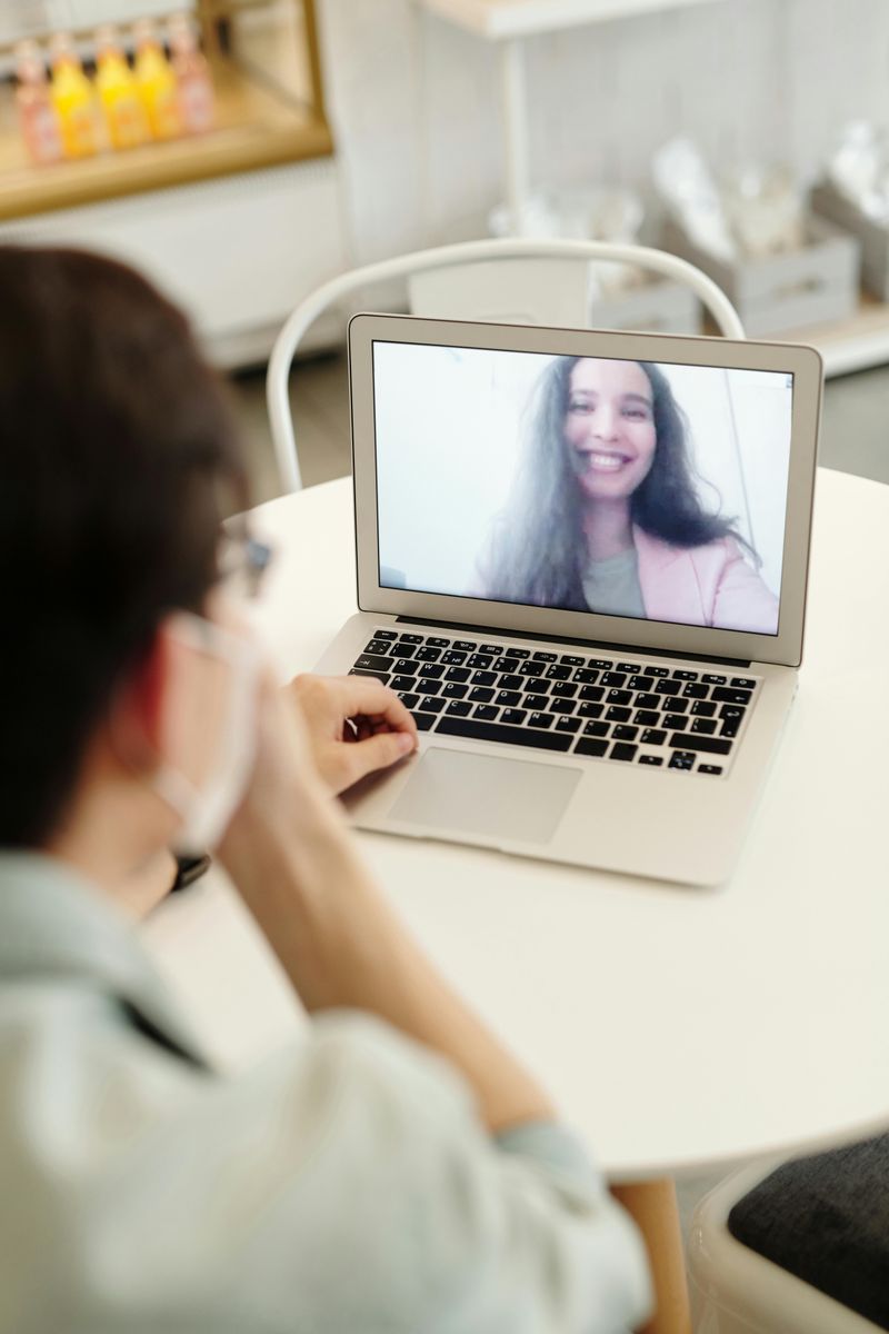 Taking phone calls (or video calls) on speaker in public