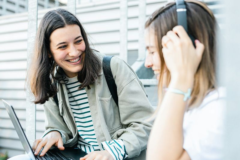 11 Psychological Benefits of Having Fewer Friends