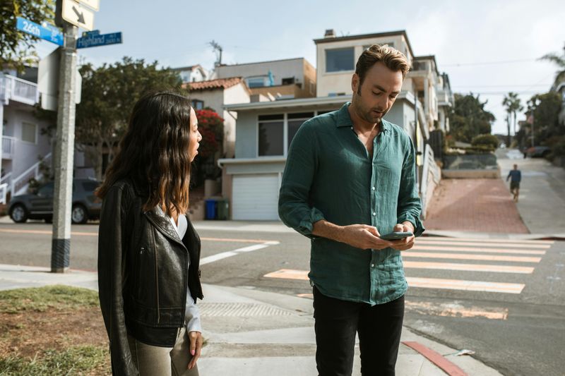10 Behaviors That May Indicate a Husband's Underlying Resentment