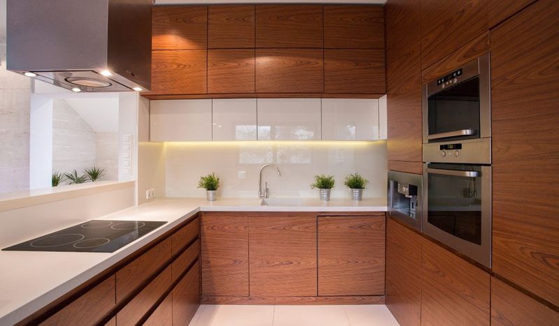 Handleless Cabinet Doors Falling Flat