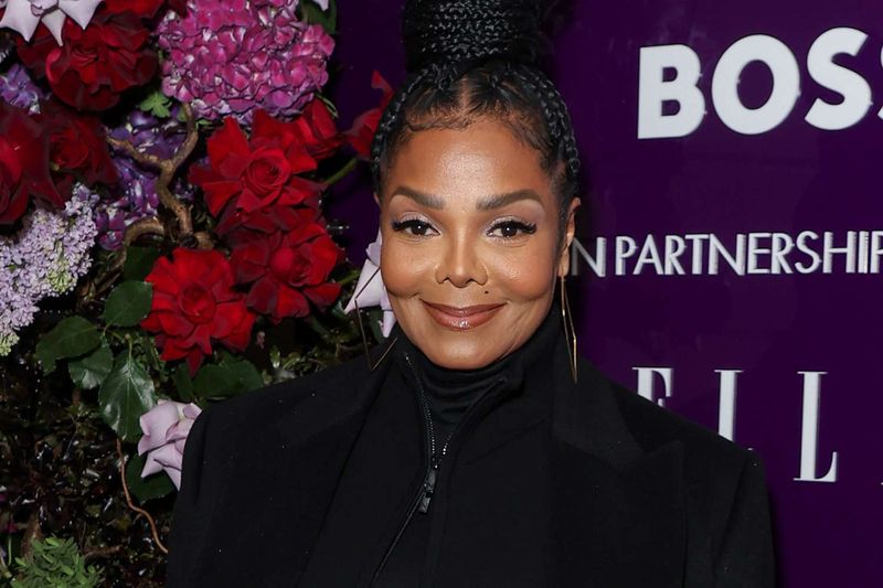 Janet Jackson – “No Sleeep” (2015)