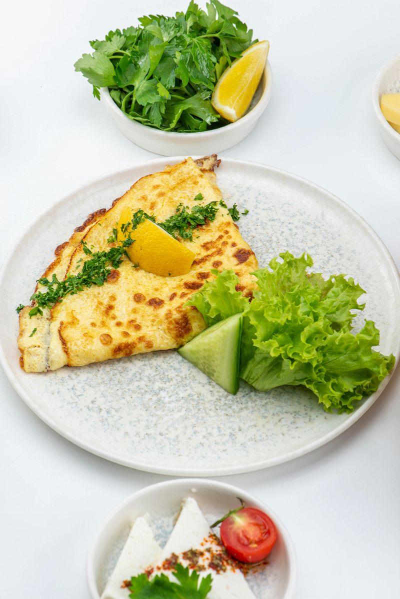 Veggie Omelet with Avocado