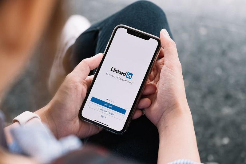 Leverage LinkedIn Like a Pro