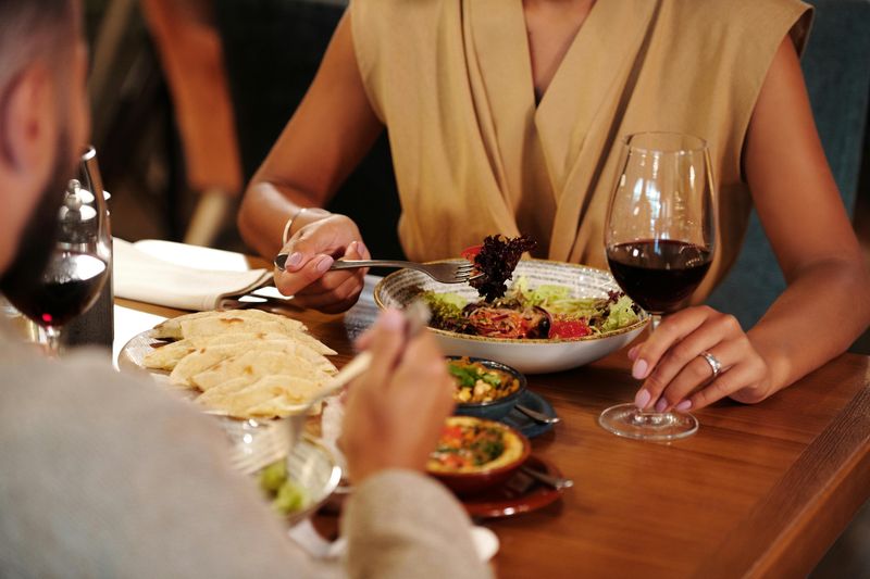 Work conversations dominate dinner talk