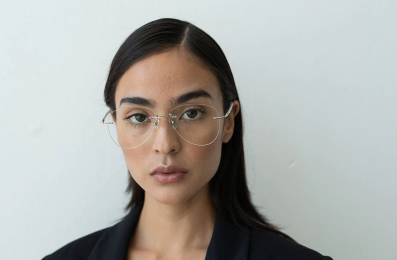 Rimless Styles Embrace Invisible Luxury
