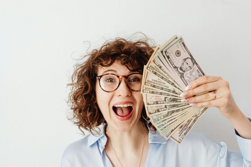25 Methods Smart People Use to Save Money in the Long Run