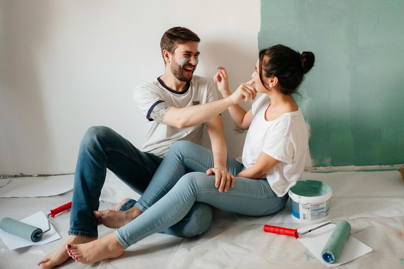10 Habits Happy Couples Practice Every Day Without Realizing It