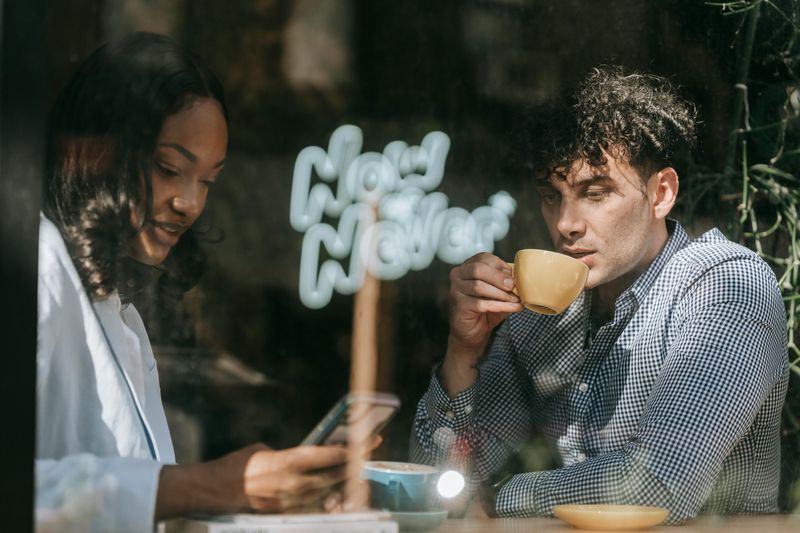 Dates Feel More Like “Hanging Out” Than Commitment