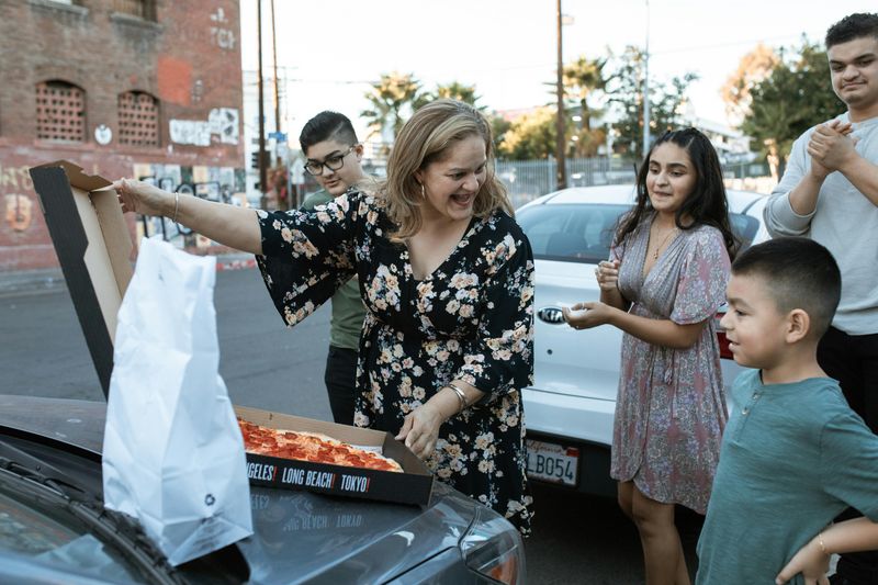 The “perfect mom” performance culture