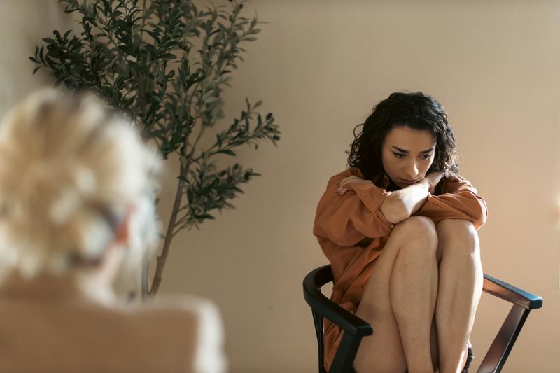 10 Habits of Highly Anxious Minds That Seem Strange to Others