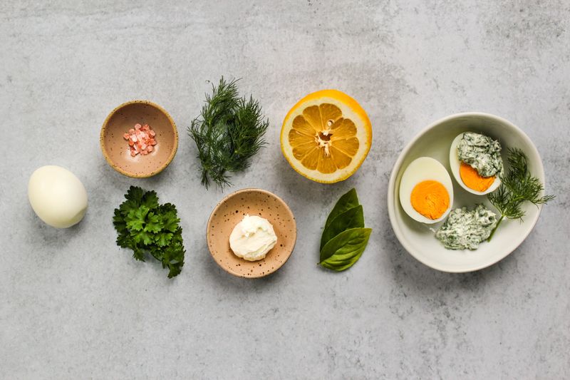 14 Snacks You Can Eat at Midnight Without Losing Sleep