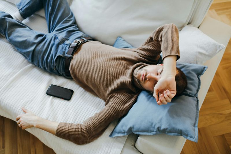 Leave the TV or Radio On While Sleeping