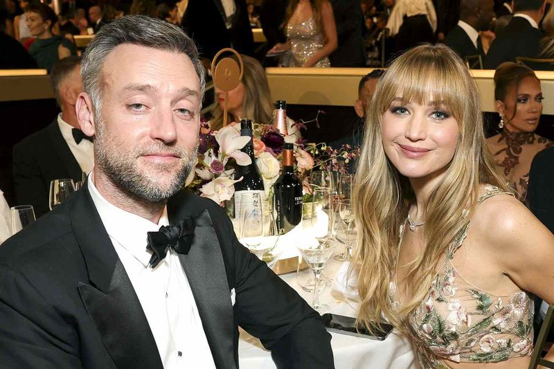 15 Celebrities Who Married ‘Normal’ People