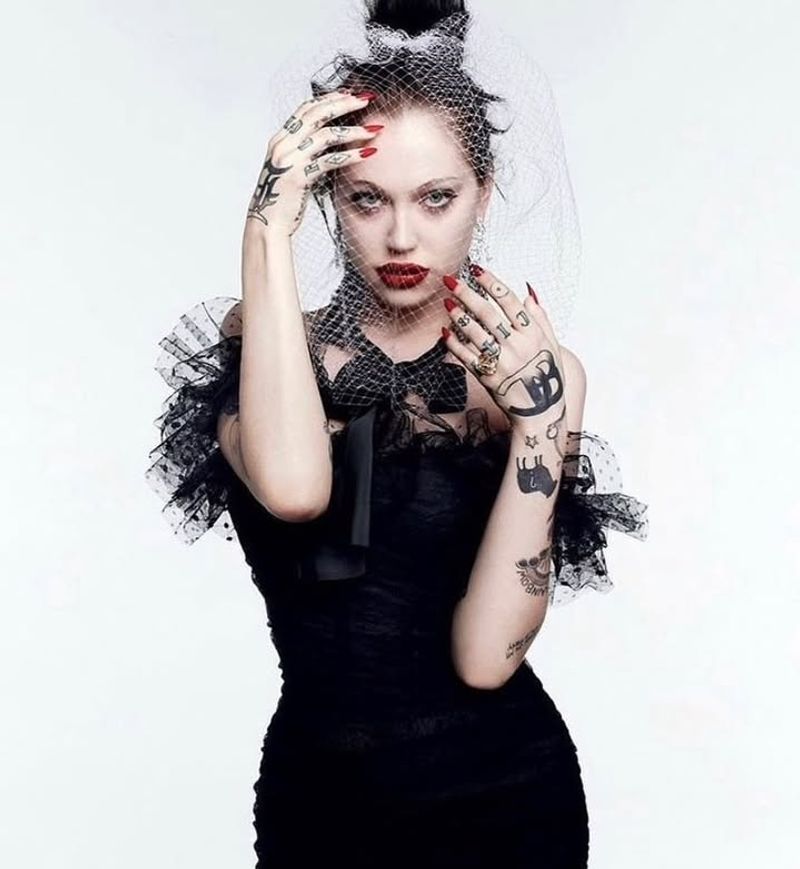 Porcelain Black