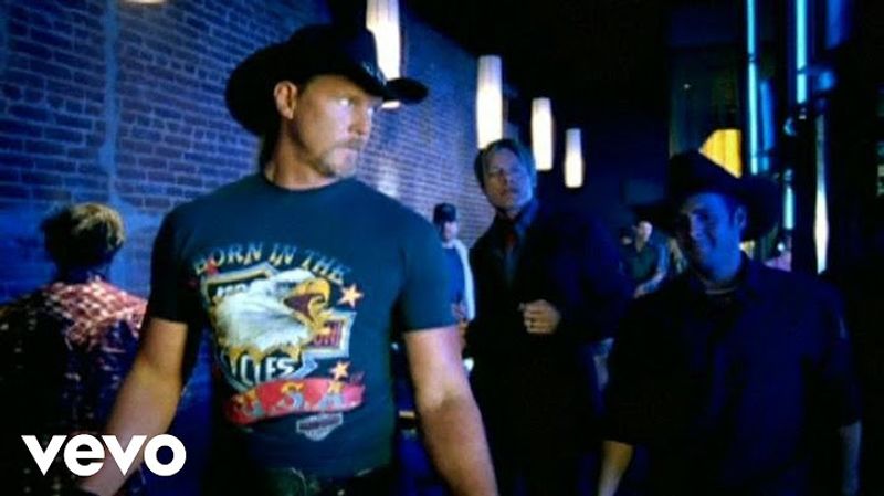 Trace Adkins – “Honky Tonk Badonkadonk”