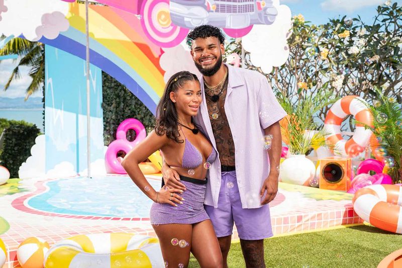 August: Amaya Espinal & Bryan Arenales