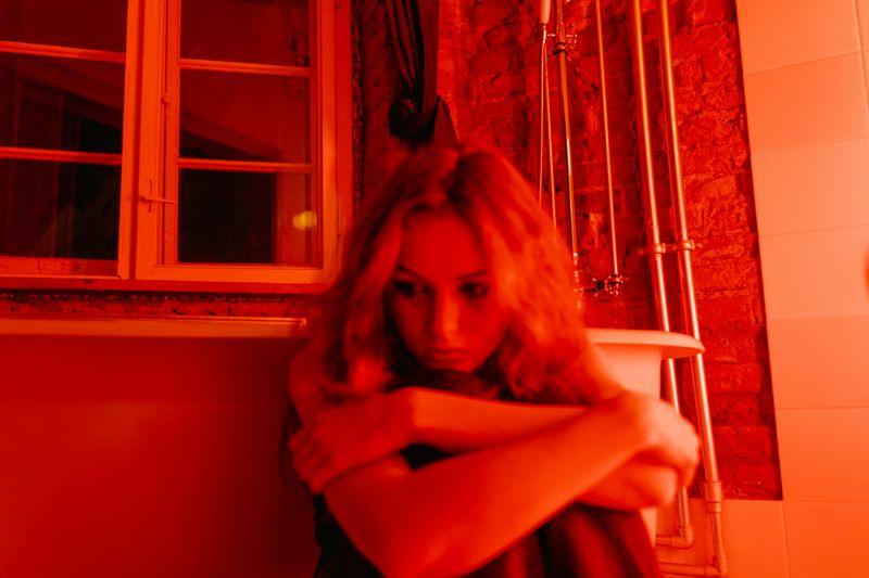 Stress and Anxiety Fuel Late-Night Distraction