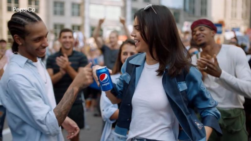 Kendall Jenner – Pepsi