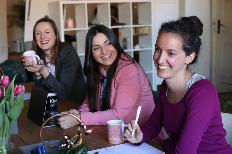 14 Things Highly Secure Women Do Differently