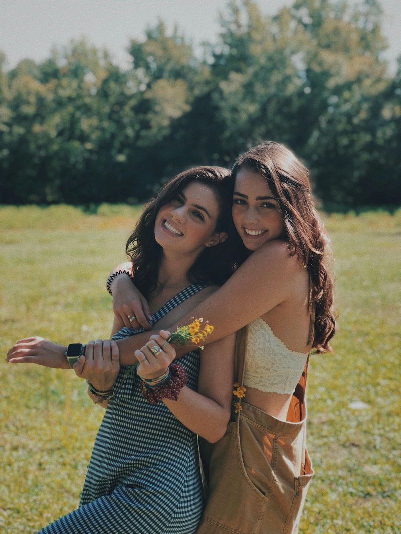 Strong Friendships Share These 17 Signs That Prove They're Meant to Last
