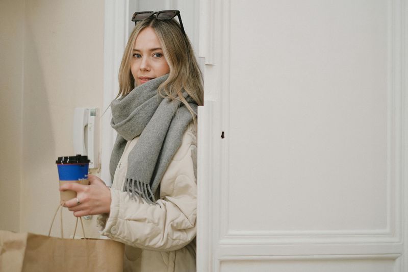 12 Hidden Traits of an Introverted Extrovert You Might Recognize