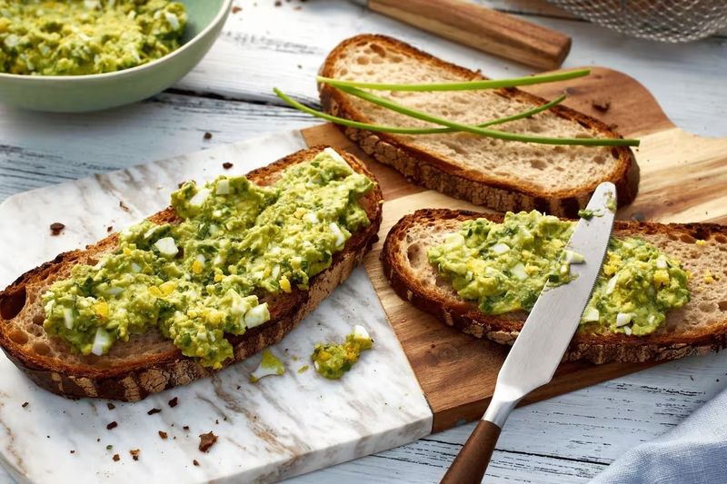Energy-Boosting Foods That Beat the 3PM Slump