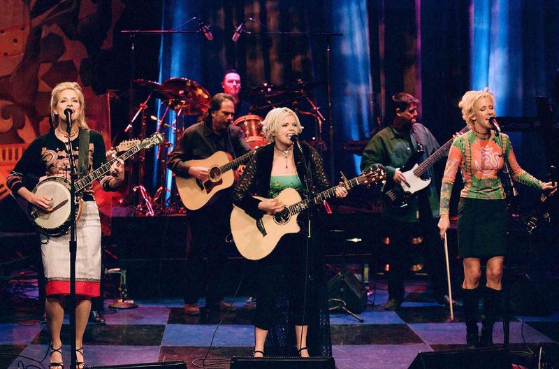 The Chicks (formerly Dixie Chicks) (Laura Lynch)