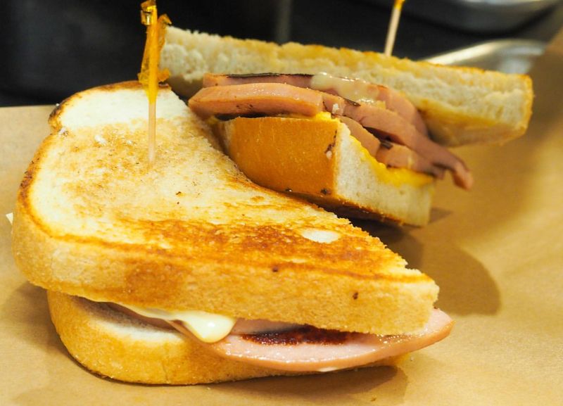 Bologna Sandwich with American Cheese