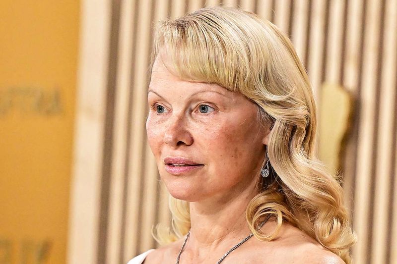 12 A-List Stars Who Refuse to Follow Hollywood’s Beauty Standards