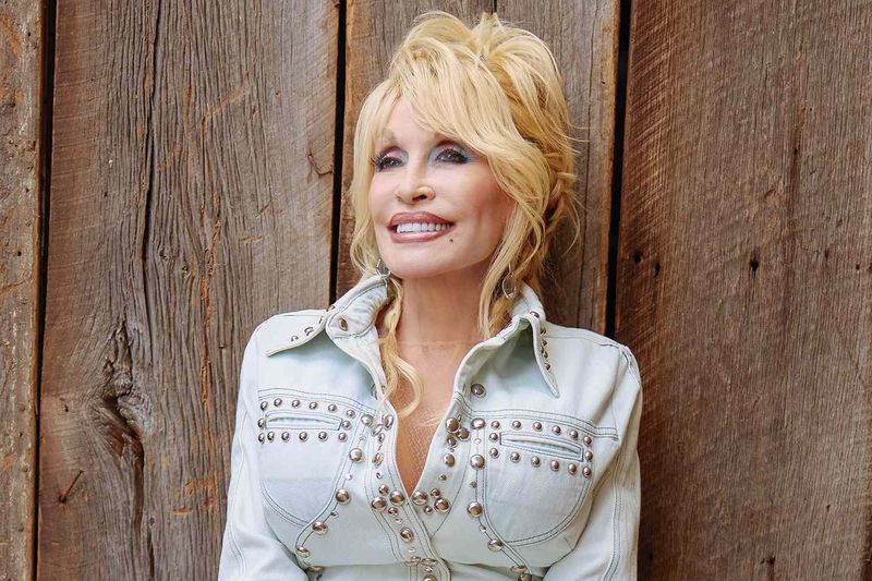 “I Will Always Love You” – Dolly Parton (1974)