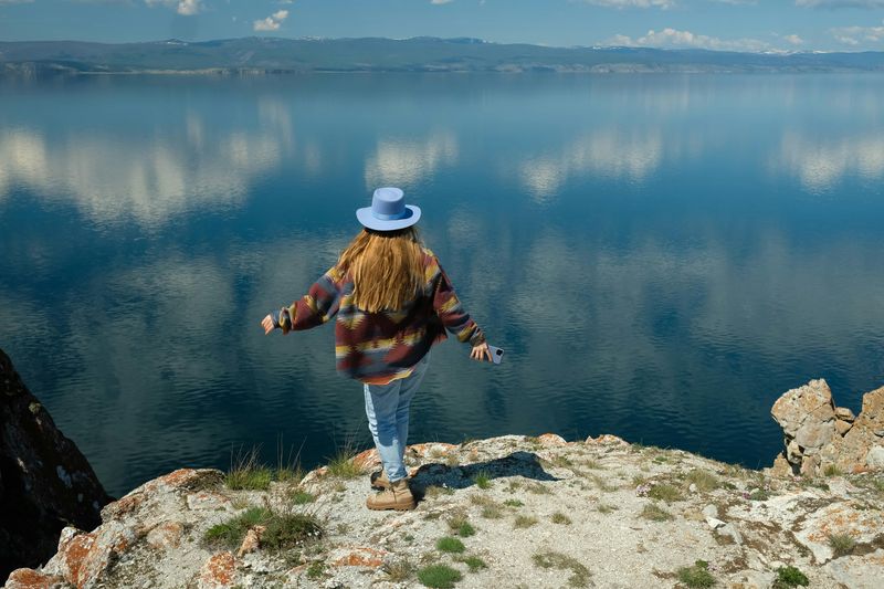 15 Quiet Behaviors That Show a Woman Has Finally Outgrown Toxic Men