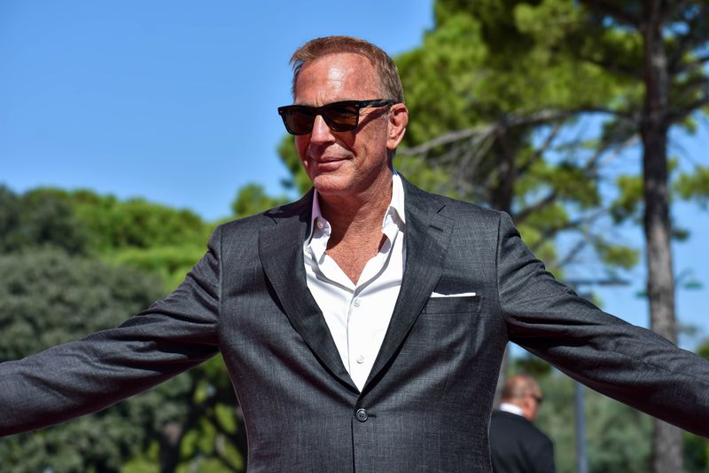 Kevin Costner – Robin Hood: Prince of Thieves (1991)