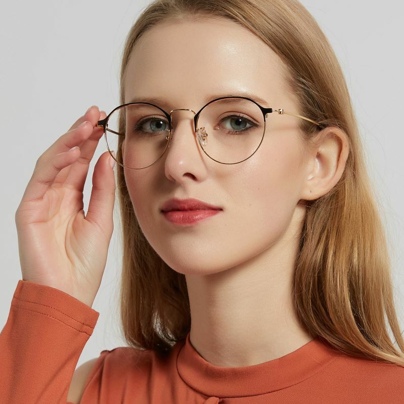 Elegant Metal Frames Showcase Timeless Appeal