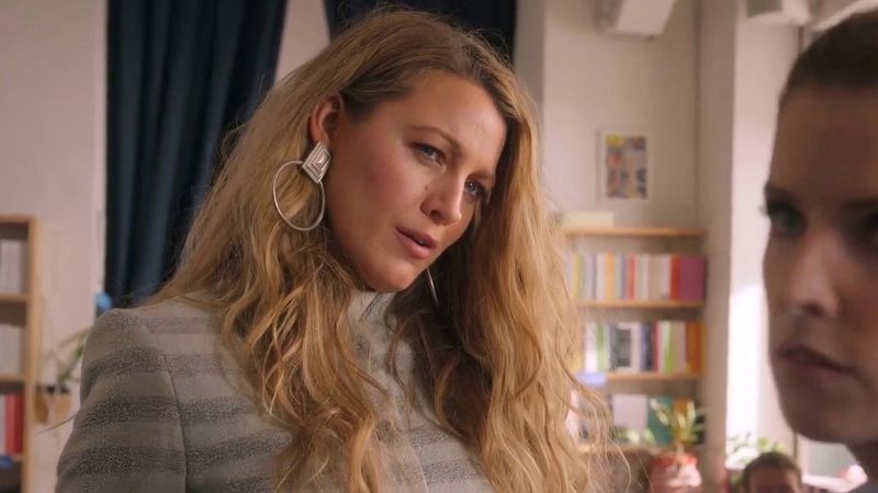 Another Simple Favor (2025) – The “Triplet Kissing” Scene