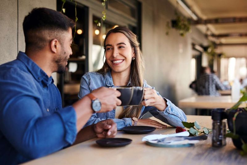 She Shows Interest—But Doesn’t Over-Invest Too Soon