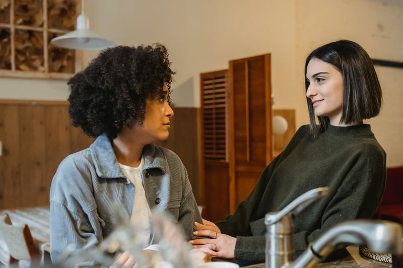 10 Seemingly Sweet Friend Behaviors That Are Actually Deeply Manipulative