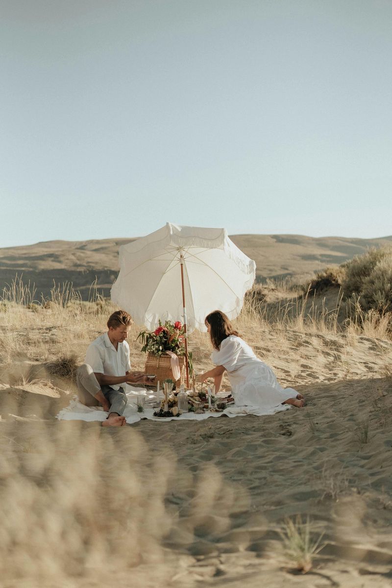 11 Little Things Women Secretly Want From Men on a Date