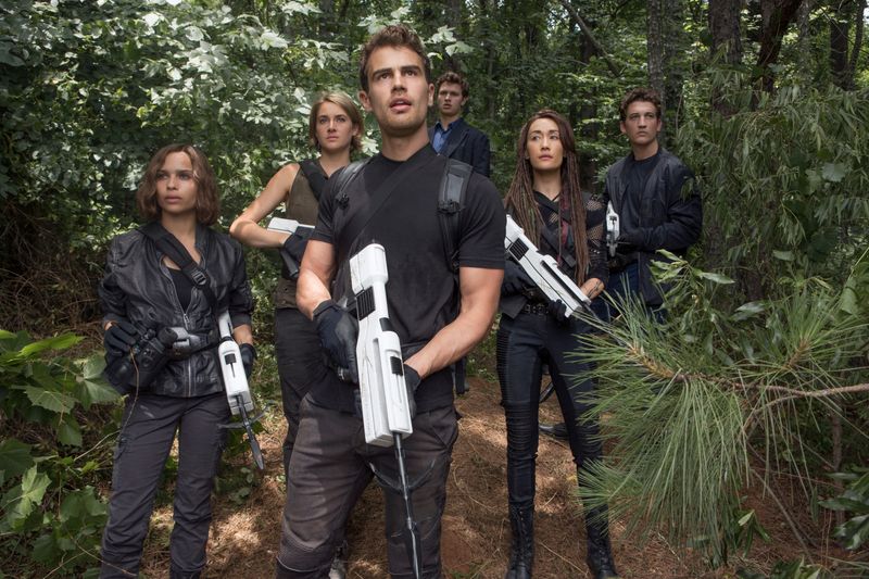 Allegiant (2016)