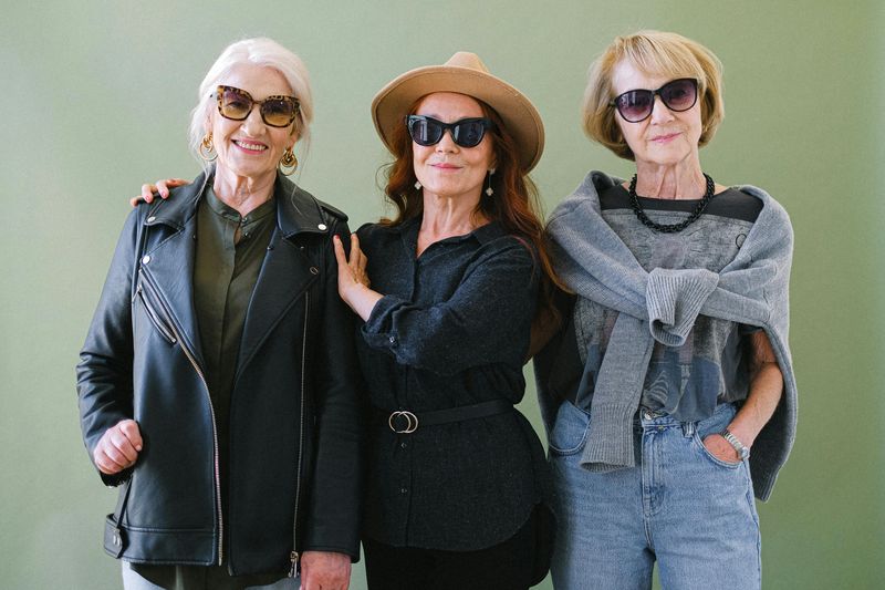 10 Ways to Wear Jeans Gracefully in Your 60s and Beyond