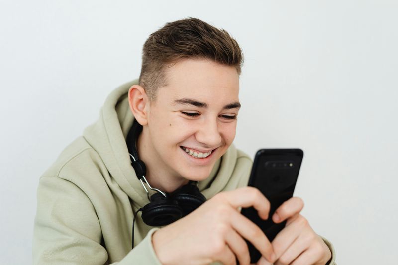 Positive Affirmation Accounts Spark Real Confidence