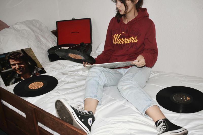 Filling Silence With Constant Noise